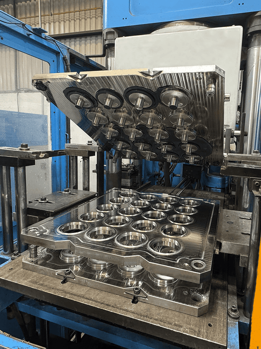 Compression molding machine with o-rings inside